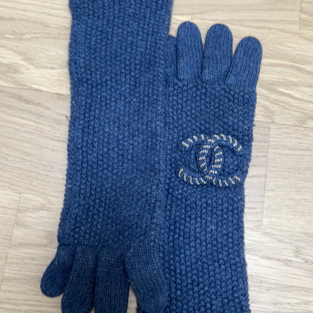 Chanel CC cashmere gloves - Picture 3 of 10